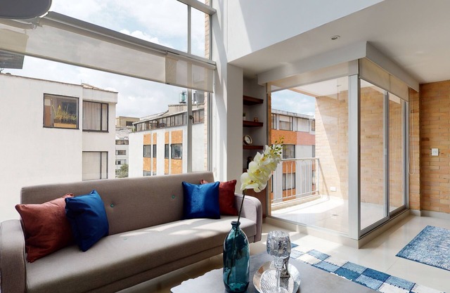 APTO DUPLEX CERCA DE UNICENTRO 3 HAB CON BALCÓN