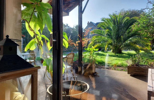 Apartamento-Baño con bañera-Vista al Jardín