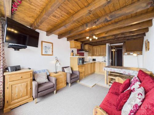 Duplex rénové avec balcon et parking, à 100m des pistes - FR-1-398-529