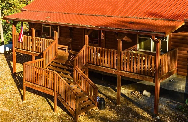 Eagles Nest Cabin w/ TN River Views!
