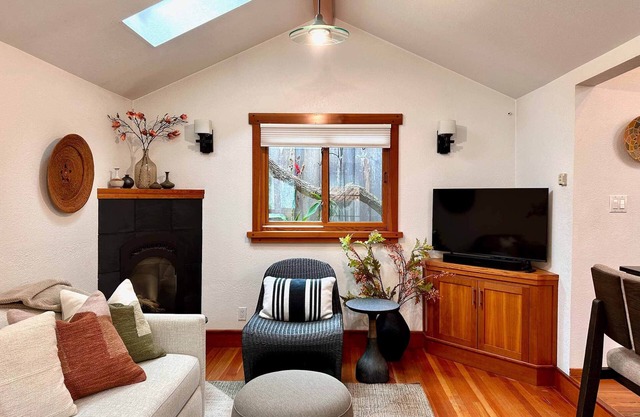 East Cliff Beach Cottage...one short block from the an expansive sandy beach