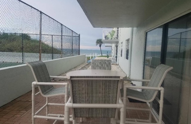 condominio hermoso y razonable en New Smyrna Beach cerca de todo!