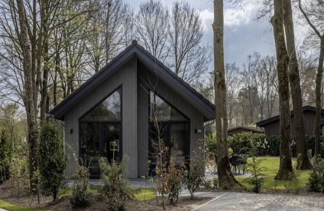 Villa ecológica cerca del bosque