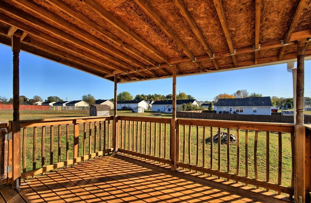 Escapada que admite mascotas con cama King y patio cercado cerca de Fort Campbell