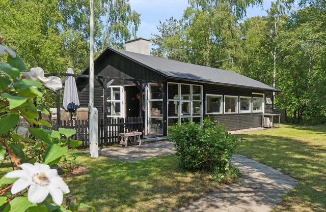 "Eirik" - 700m from the sea by Interhome