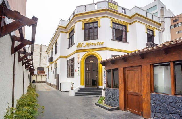Ayenda El Monarca Miraflores