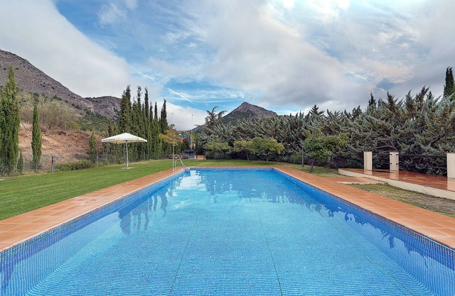 CASA EL PINSAPO/CASERÍO DEL COLMENAR
