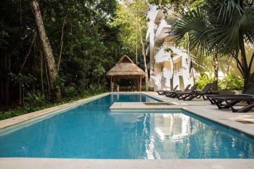 Elegant 2BR Home in Sirenis with Pool BBQ Pkng close to the Beach