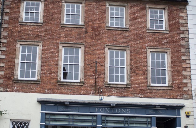¡Nuevo! Elegante adosado de 4 dormitorios en el corazón de Berwick upon Tweed