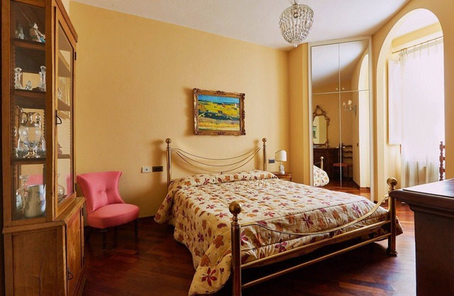 Apartamento elegante y luminoso con parking privado