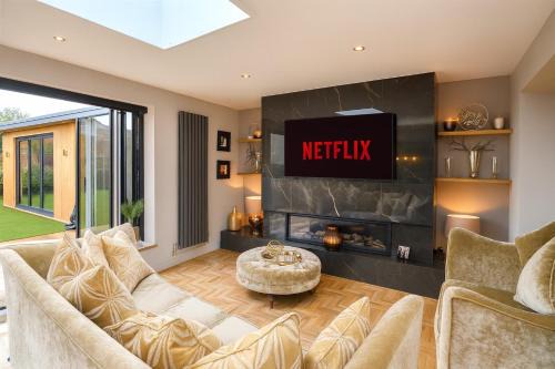 Elegant and Spacious 4 Bedroom Property with Driveway Parking