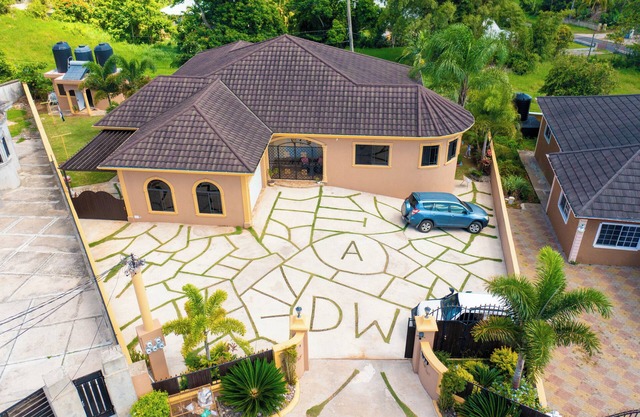 Elegant apartment with WiFi in safe , private area in Mandeville