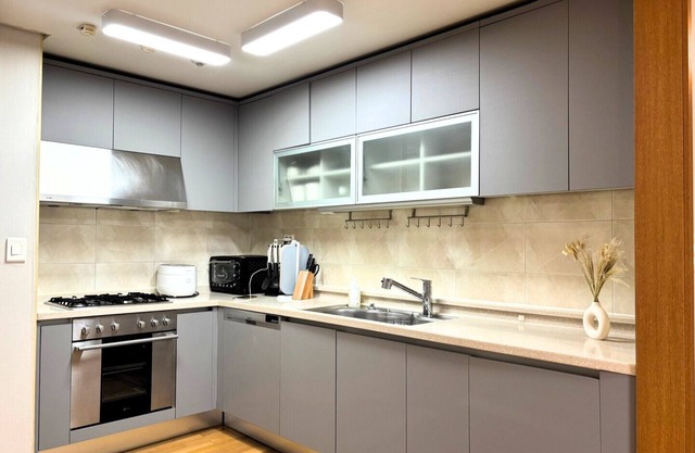 Elegant APT 3Bdr 2Bath Gangnam Stn 2Min