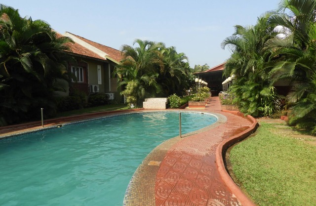 ELEGANTE PISCINA FRENTE A VILLA EN EL CORAZON DE ANJUNA