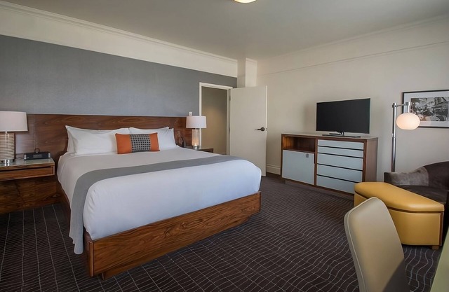 Elegant Premium Retreat | 3 Double Beds for Comfort | Pet friendly Rooms