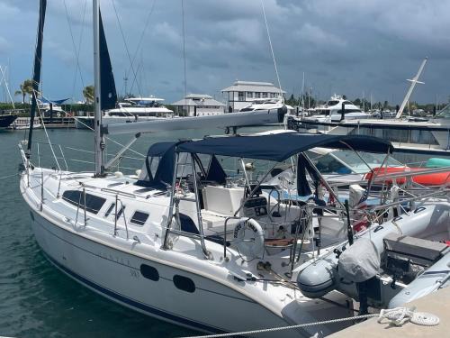 Elegant Sailboat Stay