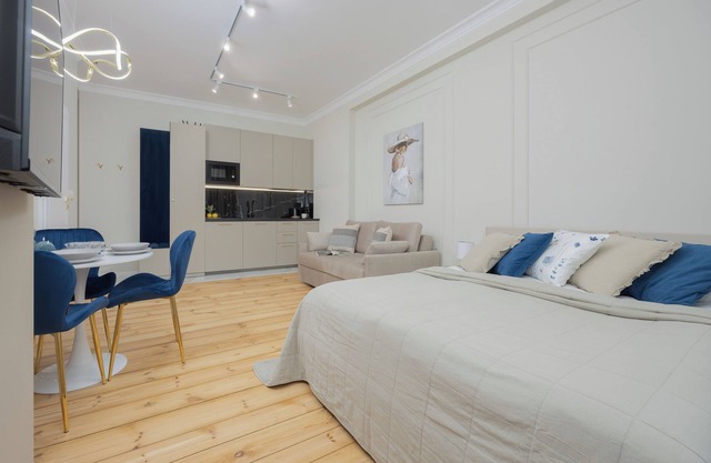 Elegant Studio for 4 by Renters