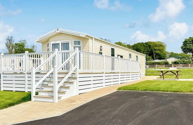 Elite 3 Bed with Decking
