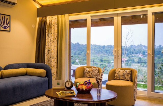 Elivaas Esh Cottage Willow | Hillside 1-room With Lush Garden, Common Pool Location