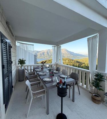 Ellara Residence Apartment with a fantastic view