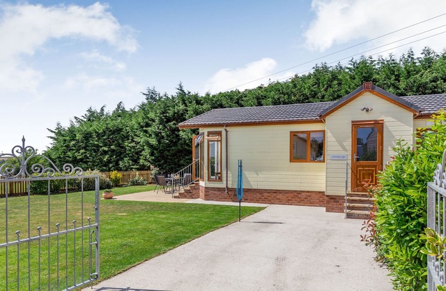 Elworthy Lodge, MOLTON DEL SUR