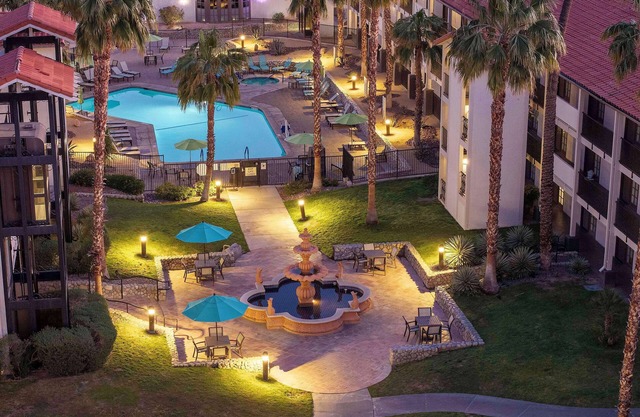 Embassy Suites by Hilton Palm Desert