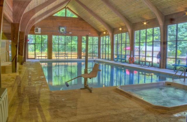 Emerald Inn with Mountain Views in Sapphire Valley Resort, Mountain View Townhouse in heart of Resor