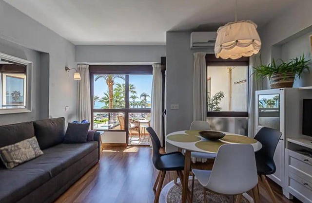 Encantador apartamento en primera línea de playa