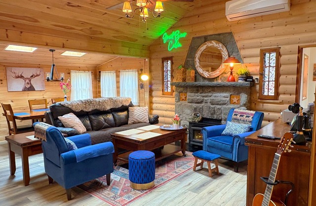 Cozy Cabin Oasis Firepit & Deck Near BethelWoods