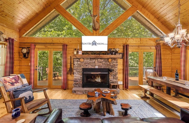 Real Log Cabin - Engleman Spruce - The Refuge at Tall Pines