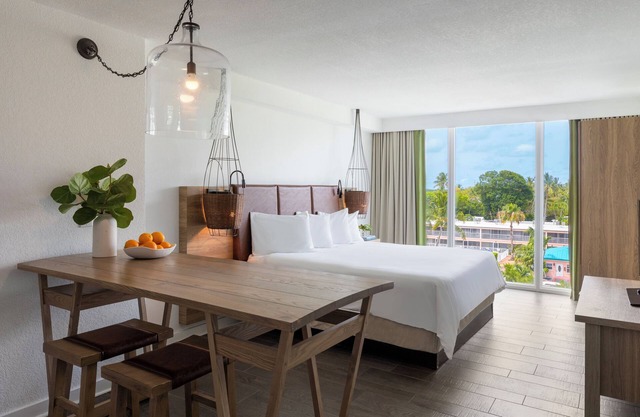Enjoy a Hassle-Free Stay! Free Parking, Onsite Pool, Near Anne's Beach