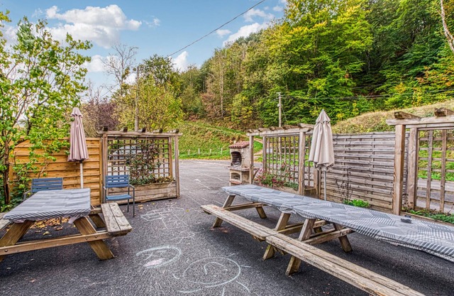 Alojamiento de 7 habitaciones en St Côme d'olt