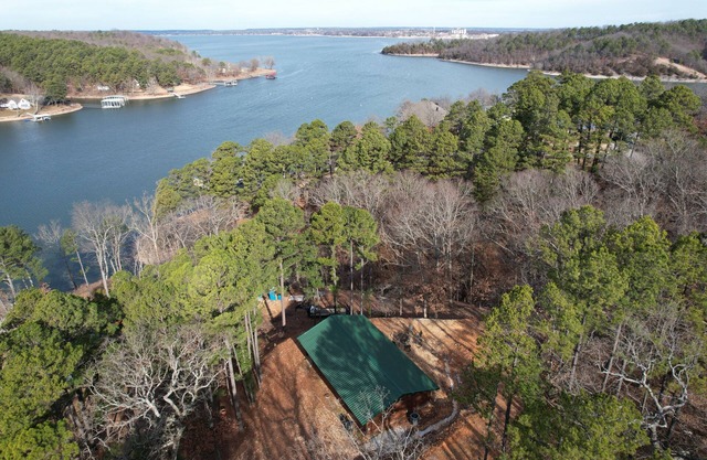 Enjoy our lake front log cabin on central Grand Lake O’ The Cherokees!