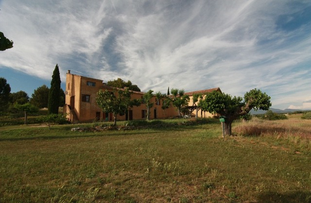 Casa de carácter en una antigua granja, a los pies del Luberon, hasta 8 personas.