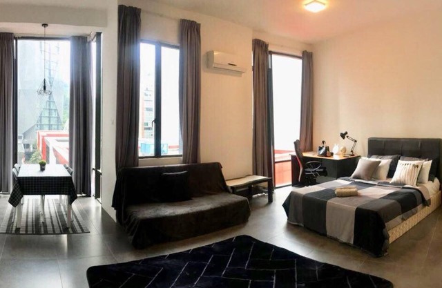 ¡Disfrute de sus vacaciones o viaje de negocios alojándose en nuestro elegante y tranquilo lugar!