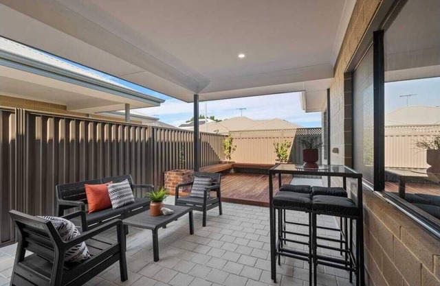 Entire Home, Modern 3x2 in VicPark