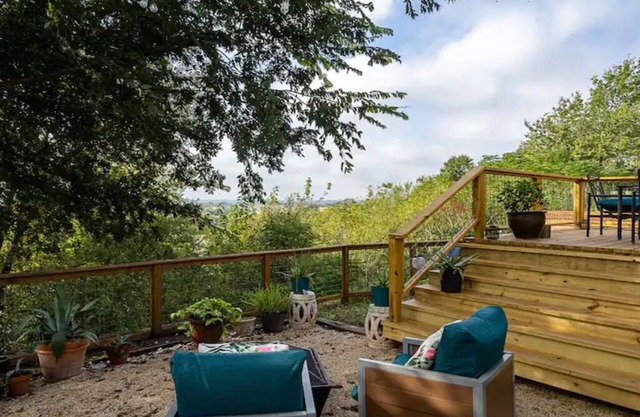 Entire Home w/ View in East ATX - Patio - Parking
