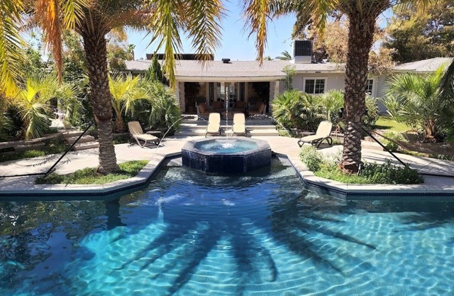 Villa 4br, gran piscina, jacuzzi, barbacoa, privacidad total cerca del centro de Las Vegas