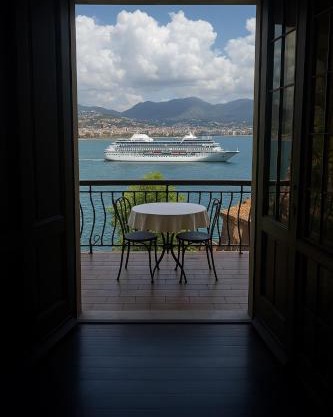 Escape to History in a Stunning Stone House with Garden and Sea View in the Heart of Alanya