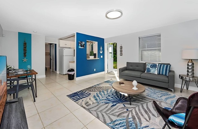 Relax in this charming 1-bedroom retreat just 4 minutes from Hollywood Beach