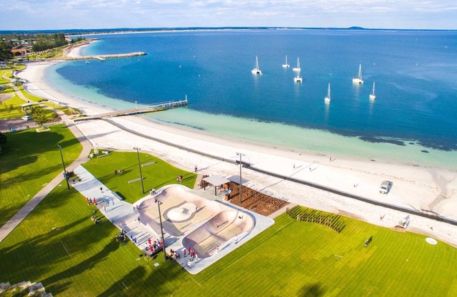 Esperance Esplanade 'Beach House'- Location! ¡Ubicación!
