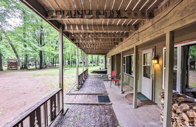 The cozy 3 bedroom unit is the lower level of a 3 level Swiss Chalet.