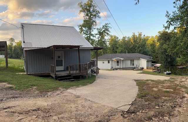 Eufaula AL Lake Front 2 Houses With Dock Great View