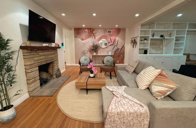 EV Charger Ready! Fabulous Indiana 4B3B Home