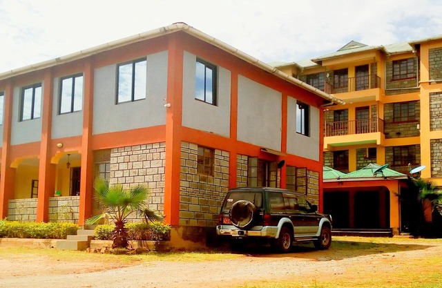 Everest House Hotel