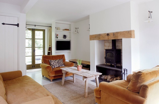 Ewen House - Cotswolds Cottage on Award Winning Lower Mill Estate & Spa