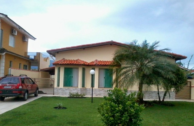 Excelente casa en una comunidad cerrada.