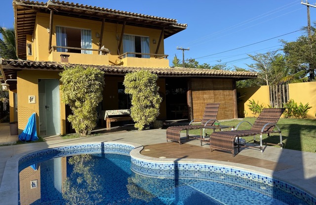 Excelente villa de serie con piscina privada, en la frontera de 70 metros de la playa.
