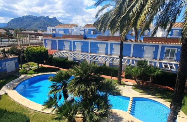 Excelente adosado VILLAS ALFAR II con piscina en playa en Denia-Els Poblets