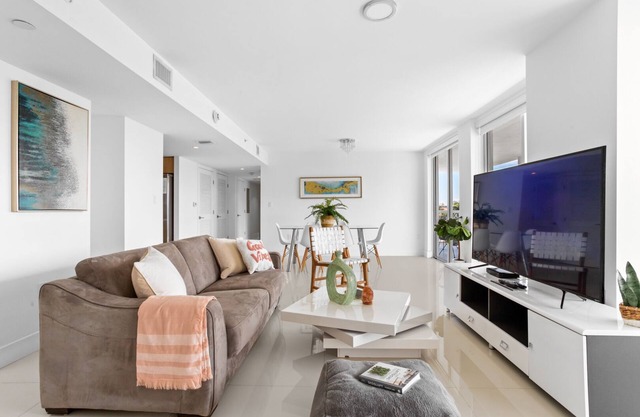 Luxuries 2BR Apt★Family vacation★Bay Harbor Island
